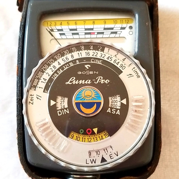 Photagrapy Equipment:Light Meter - Picture 1 of 5